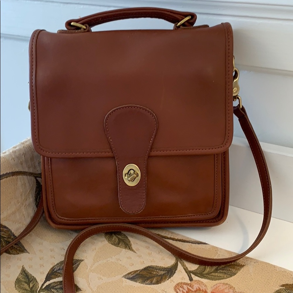 Classic coach leather bag preloved